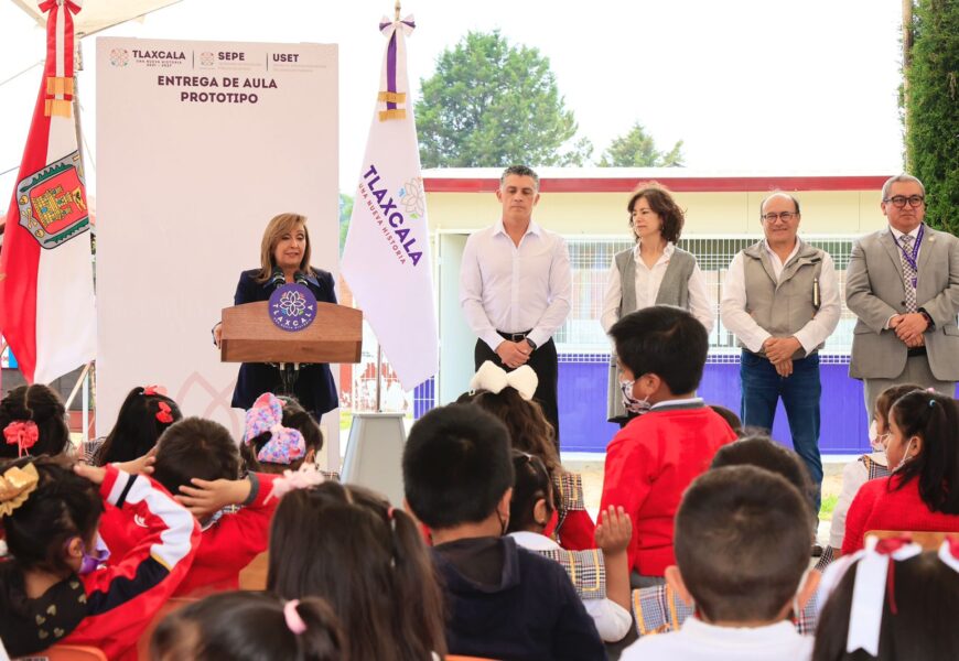 Inaugura Gobernadora aula para primer grado de preescolar en Tizatlán