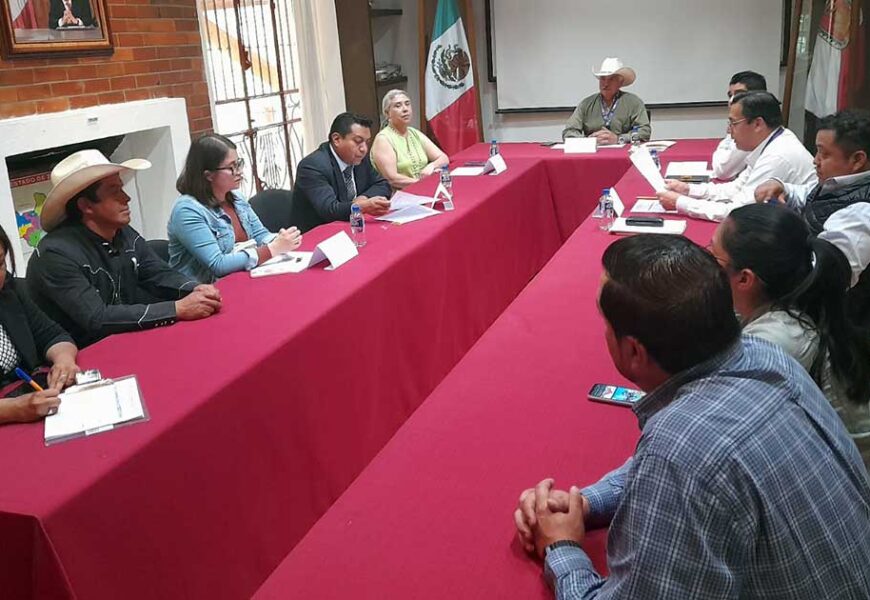 SIA y municipios firman convenio para movilizar ganado