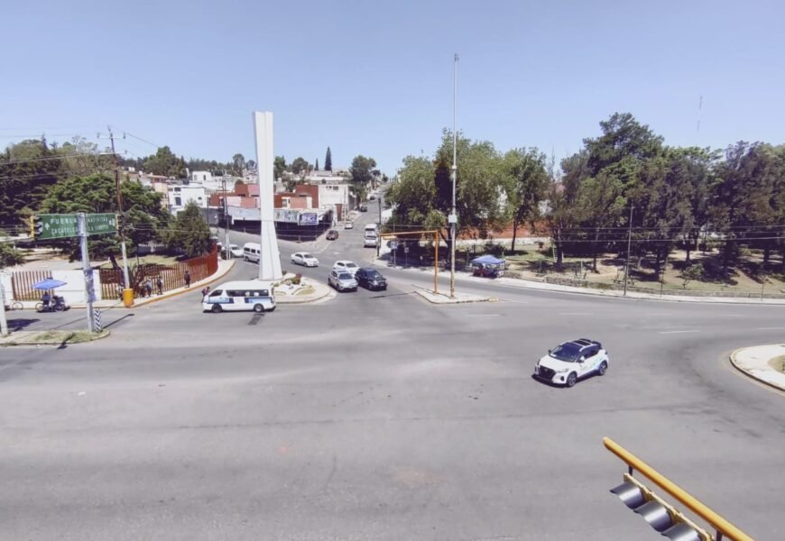 Instala SMyT cinco cruceros semaforizados con modernos sistemas