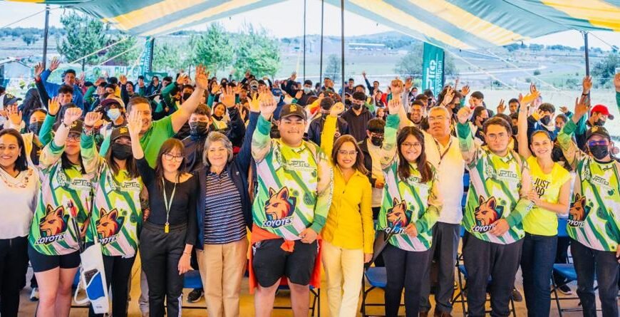Atestiguó Fernanda Espinosa de los monteros demostración de tiro con arco en el CECYTE Sanctórum