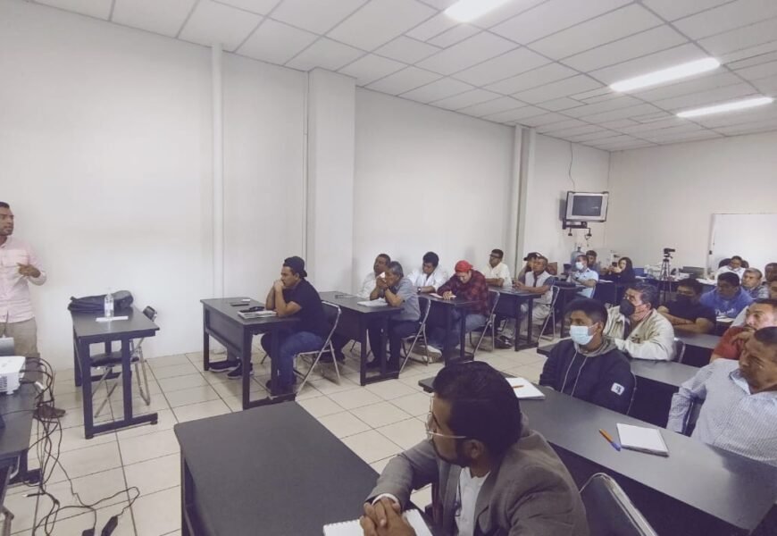 Capacita SMyT a concesionarios para integrarse a plataforma digital “Tlaxi”