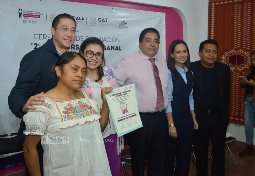 Autoridades Estatales premian a 21 participantes del II Concurso Artesanal Ixtenco 2023 Autoridades Estatales premian a 21 participantes del II Concurso Artesanal Ixtenco 2023