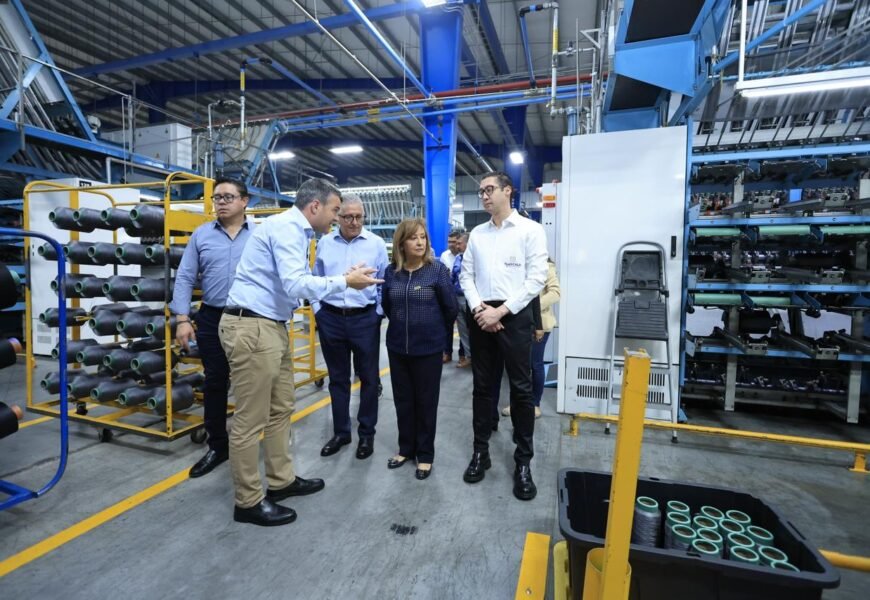 Visitó Gobernadora empresa ANTEXTEXTIL en Tlaxco