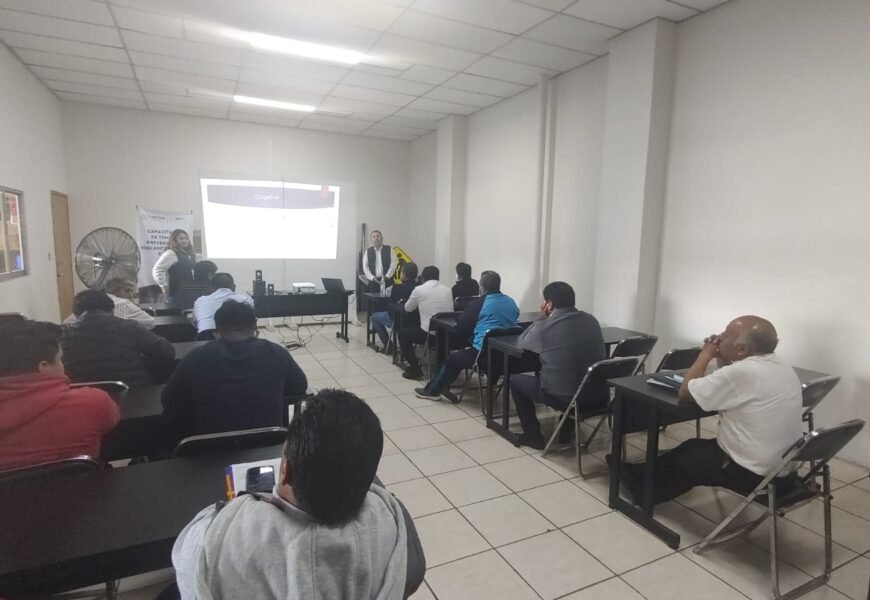 Sensibilizan a operadores de transporte público sobre trato a personas con discapacidad