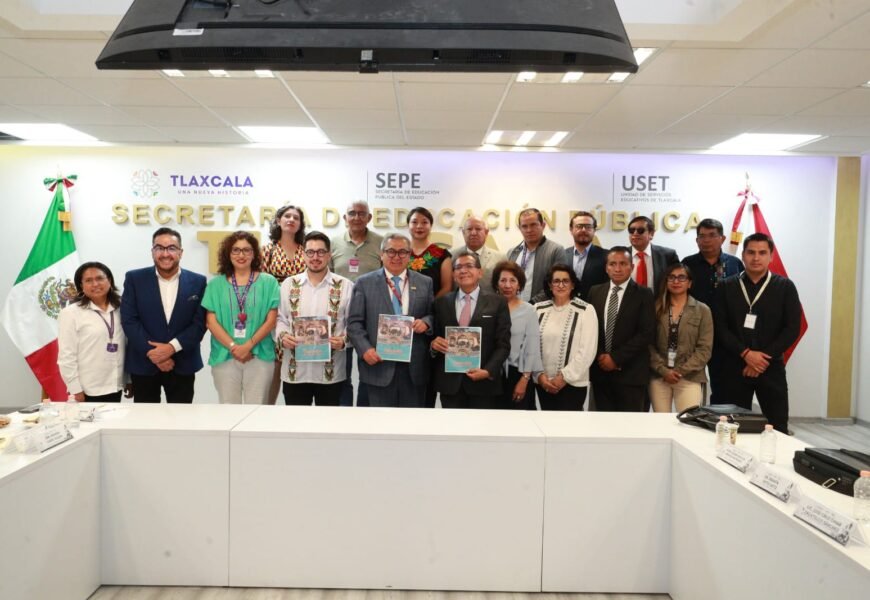 Entregó CONSAFRAN libro de texto gratuito “Tlaxcala. Nuestro patrimonio cultural”