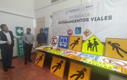 Beneficia SMyT a comunidades de Matlalohcan y El Rosario con señalamientos viales