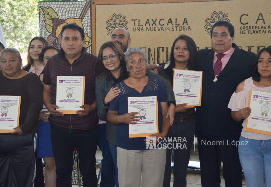 Premia Gobierno a ganadores de Concurso Estatal De Madera Tallada 2023