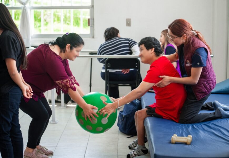 Fortalece Secretaría de Bienestar atención a personas con discapacidad en situación vulnerable