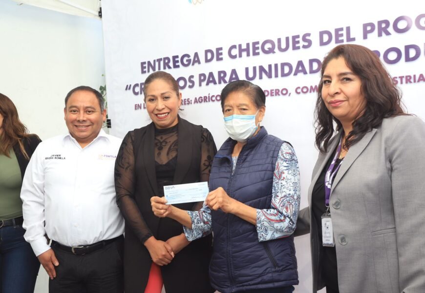 Fomtlax entrega Créditos para unidades productivas