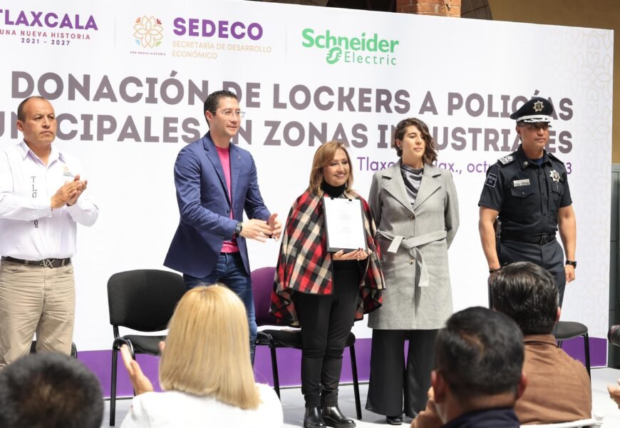 Atestigua Gobernadora entrega de lockers a policías municipales Atestigua Gobernadora entrega de lockers a policías municipales
