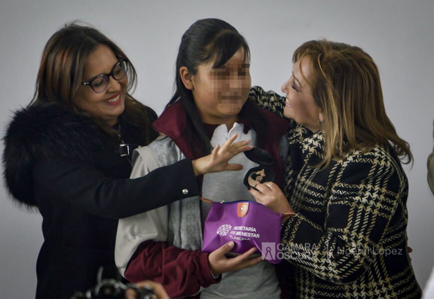 Entrega Gobernadora ayudas funcionales y prótesis de pierna a infantes con discapacidad