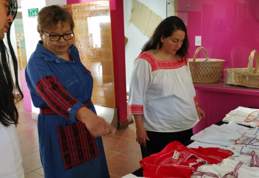 Califican piezas participantes del XII Concurso Estatal de Textiles 2023