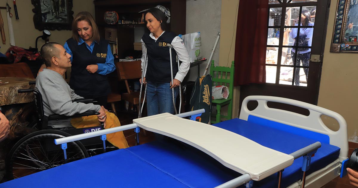 Gobernadora Lorena Cuéllar entrega cama hospitalaria como parte de la política de asistencia social