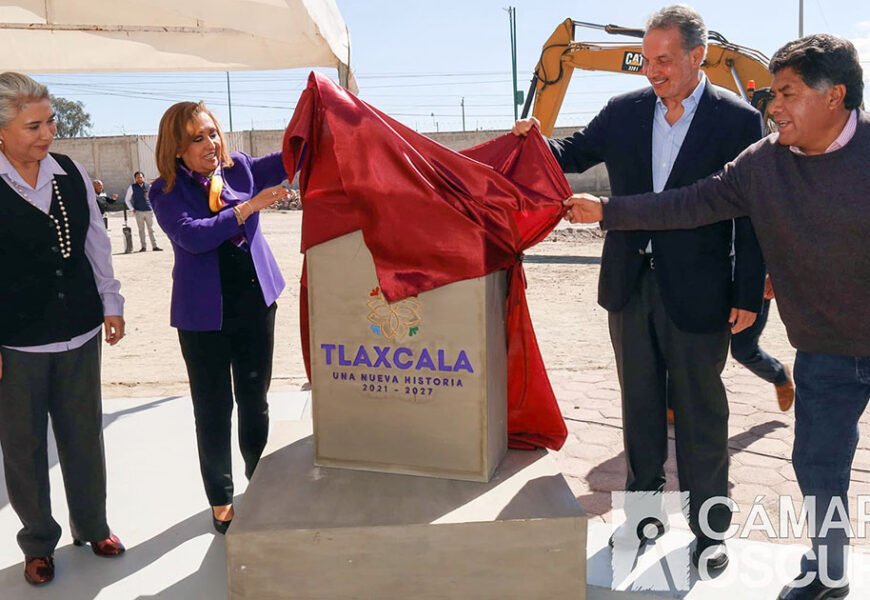 Gobernadora de Tlaxcala coloca primera piedra de la Ciudad Administrativa en Yauhquemehcan