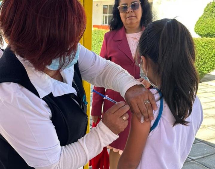 Mantiene Tlaxcala primer lugar nacional en vacunación contra virus de papiloma humano en niñas