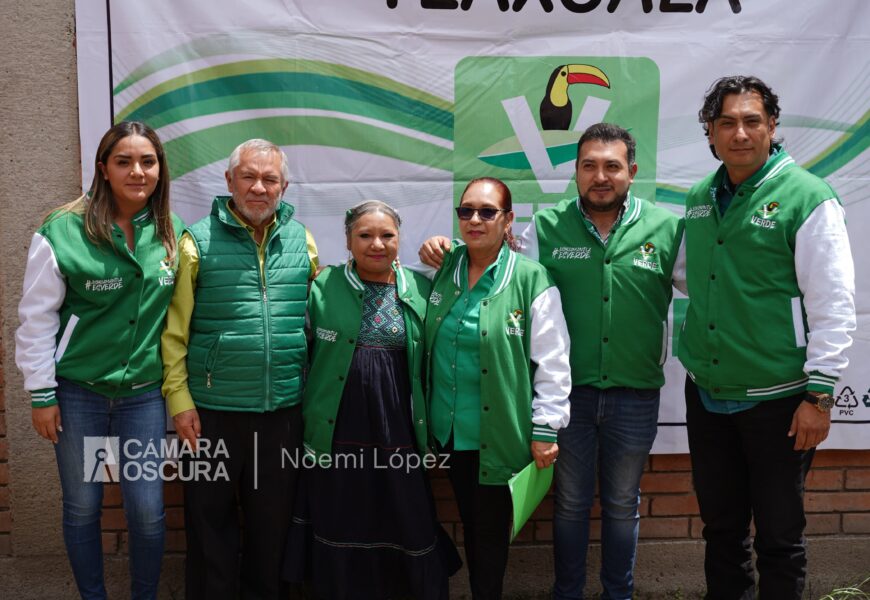 Recibe Margarita Cisneros y Salvador Santos, constancia para competir en el próximo proceso electoral por el PVEM