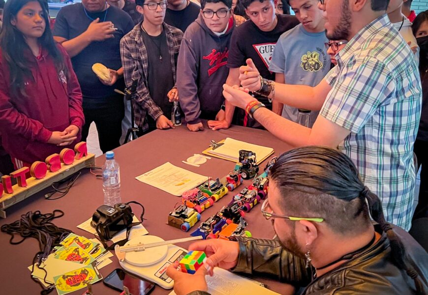 Celebran en la UPTX el 12º torneo nacional de robótica