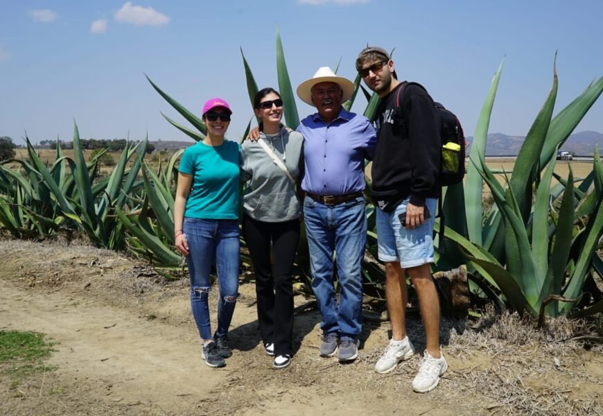 Visitan influencers italianos puntos turísticos de Tlaxcala