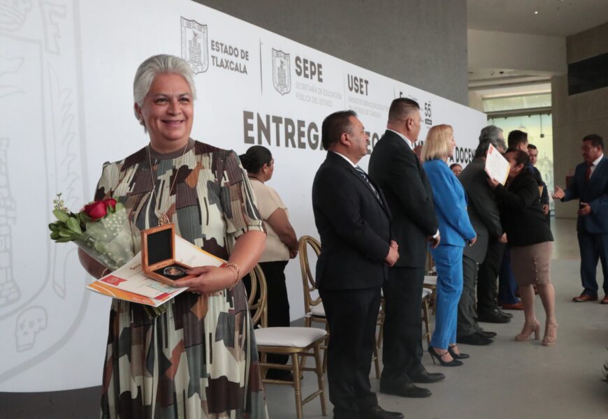 Reconocen a docentes tlaxcaltecas de la sección 55 del SNTE