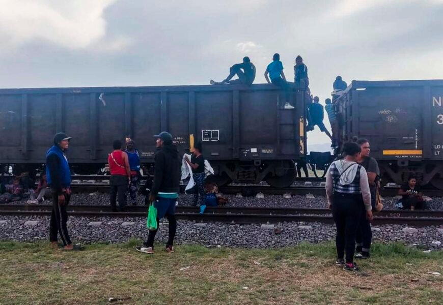 Migrantes Varados en Tlaxco Reciben Ayuda Inmediata del Gobierno Estatal y Federal Migrantes Varados en Tlaxco Reciben Ayuda Inmediata del Gobierno Estatal y Federal