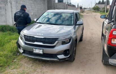 Policía capitalina recuperan automóvil robado mediante violencia en Chiautempan