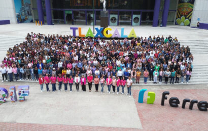 Exitosa capacitación a jefas de familia del SEDIF; asisten más de mil