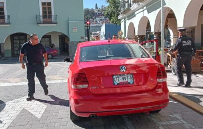 Detectan policías capitalinos vehículo con reporte de abuso de confianza