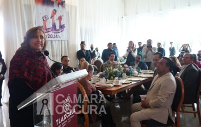 Reconoce Lorena Cuéllar Cisneros a los periodistas de la entidad