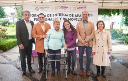 Encabeza Fernanda Espinosa de los Monteros jornada de entrega de aparatos funcionales y de movilidad