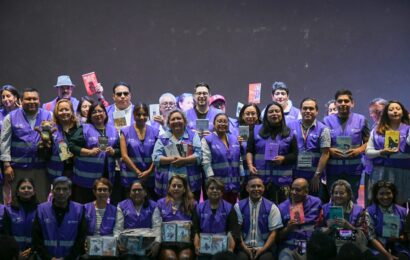 Entrega Secretaría de Cultura acervos y uniformes a voluntarios del programa nacional de salas de lectura
