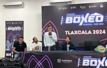 Leyendas del boxeo comparten experiencias de éxito contra las adicciones