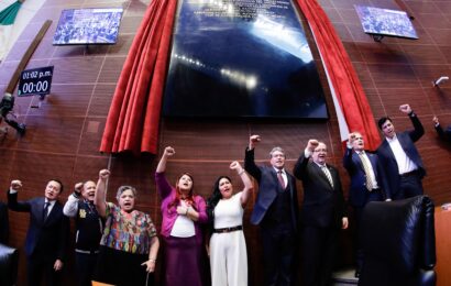 Reconocen en el Muro de Honor del Senado a la Universidad Nacional Autónoma de México