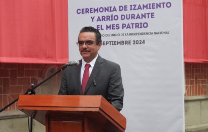 Ayuntamiento de Yauhquemehcan realiza arrío de bandera en Tlaxcala