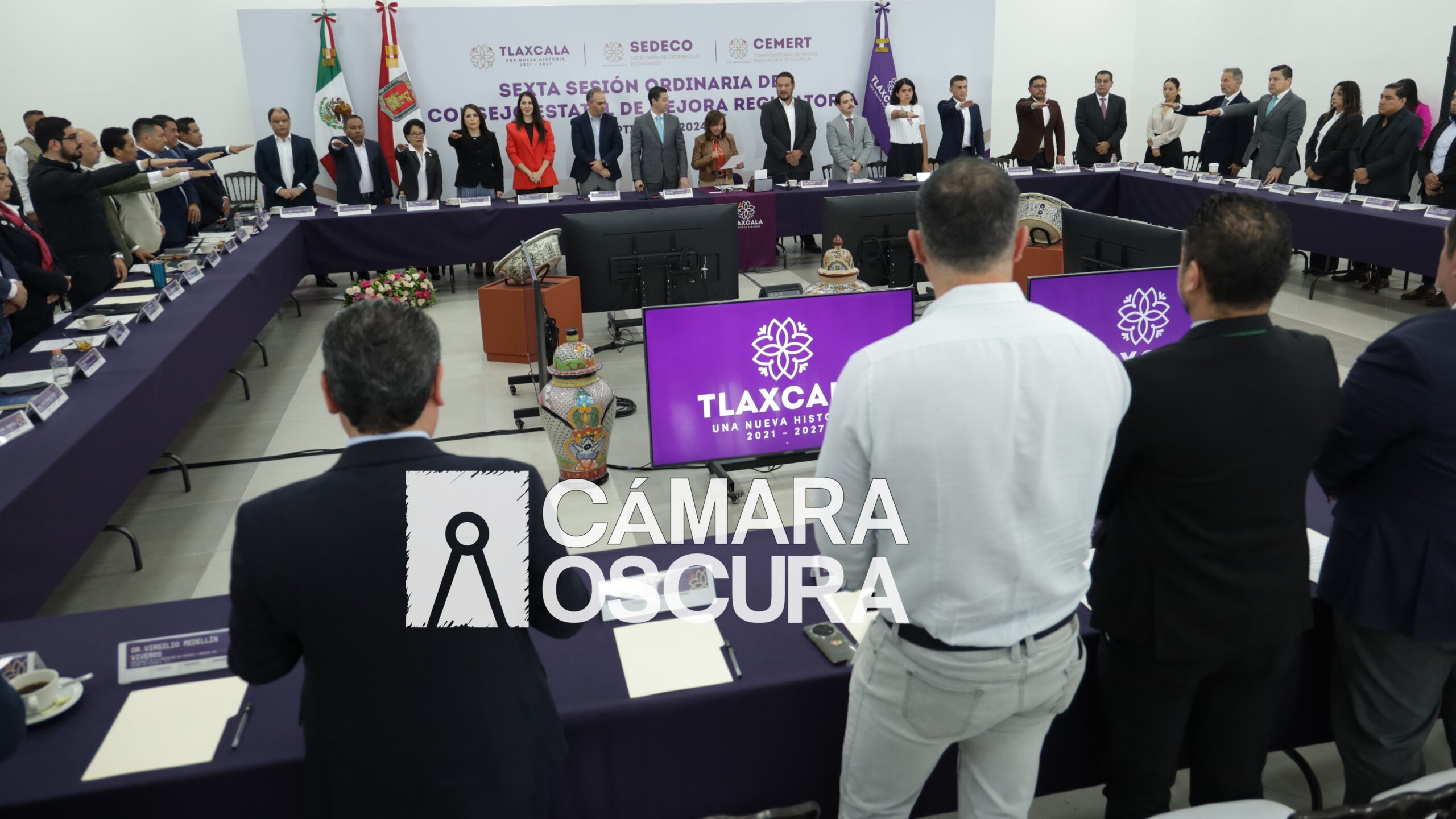 La gobernadora Lorena Cuéllar Cisneros entrega Certificados SARE a presidentes municipales, destacando el compromiso con la transparencia y mejora regulatoria.