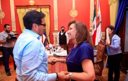 Atiende Cuéllar Cisneros peticiones ciudadanas