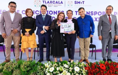 Entrega Gobernadora concesiones de taxi para el municipio de Tenancingo