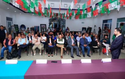Imparten conferencia: “Apertura institucional y transformación nacional”