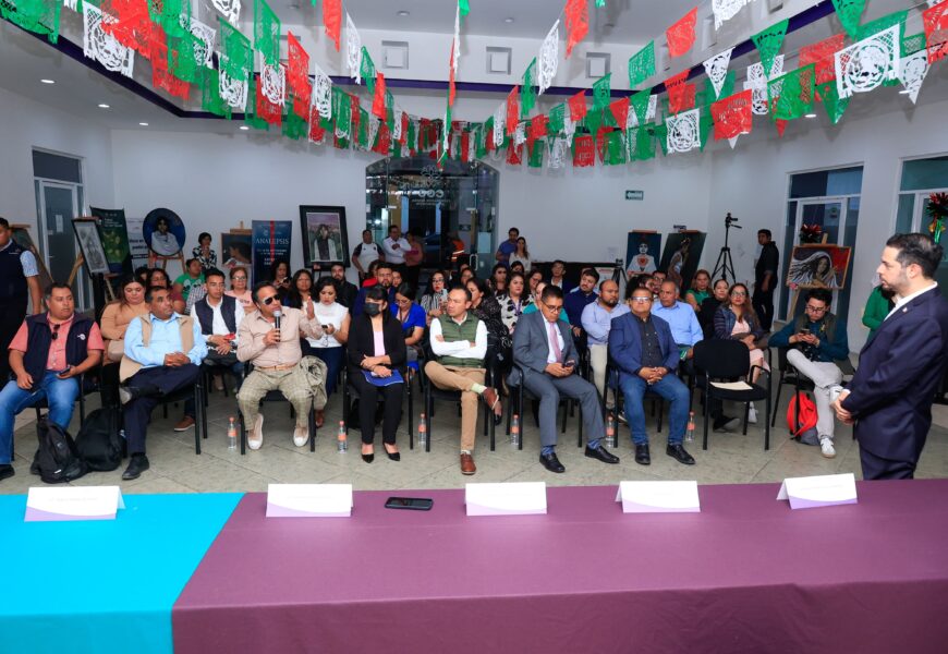 Imparten conferencia: “Apertura institucional y transformación nacional”
