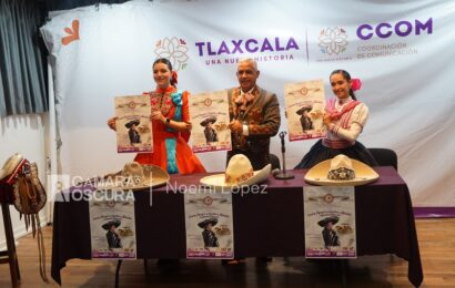 Presentan la Cuarta Muestra de Vestidos y Atuendos de Damas Charras