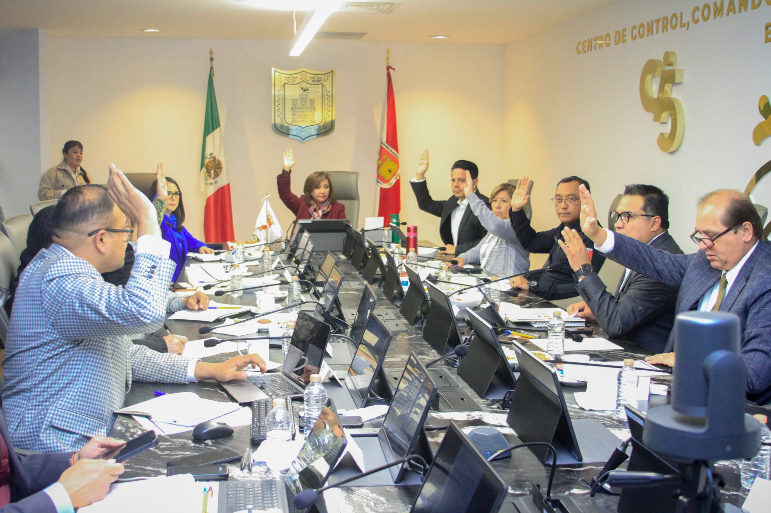 Exhorto a los alcaldes de Tlaxcala para homologar salarios de policías, garantizando un salario digno.