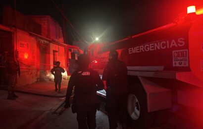 Protección Civil de Apizaco y bomberos del estado controlan incendio en establecimiento