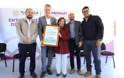 Gobernadora Lorena Cuéllar entrega certificados de Desarrollo Sostenible