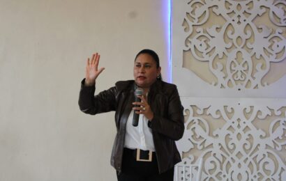 Ana Lilia Rivera encabeza Asamblea Informativa en Chiautempan