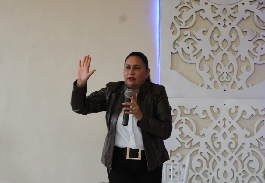 Ana Lilia Rivera encabeza Asamblea Informativa en Chiautempan