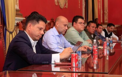 Gobierno y SIMEC acuerdan respaldo para familias afectadas en Xaloztoc