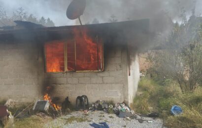 Protección Civil controla incendio en San Sebastián Atlahapa