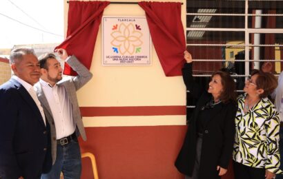 Gobernadora entrega techumbres en escuelas de Huamantla