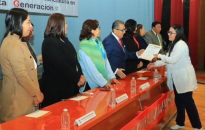 UATx celebra 113 Graduados en cirujano dentista