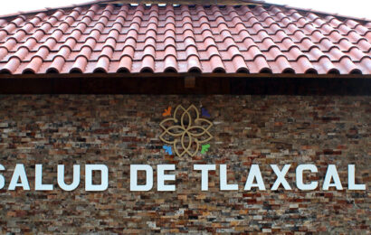 Entrega de tarjetas de fin de año en Tlaxcala