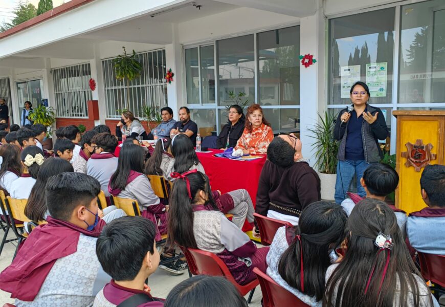 Conversatorio «¿Qué es ser biólogo?» de la UATx  fomenta vocaciones científicas